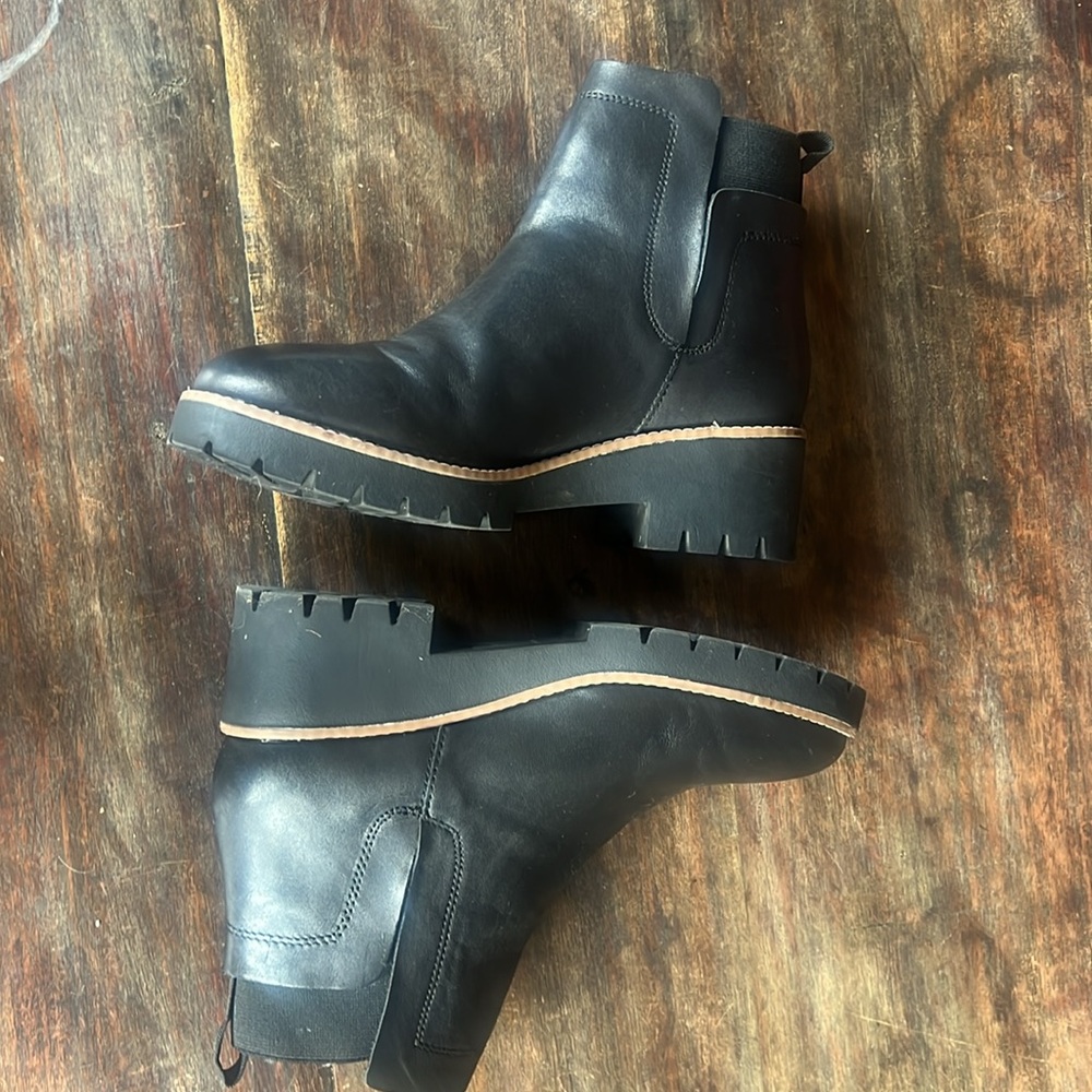 Boots - Picture 3 of 3